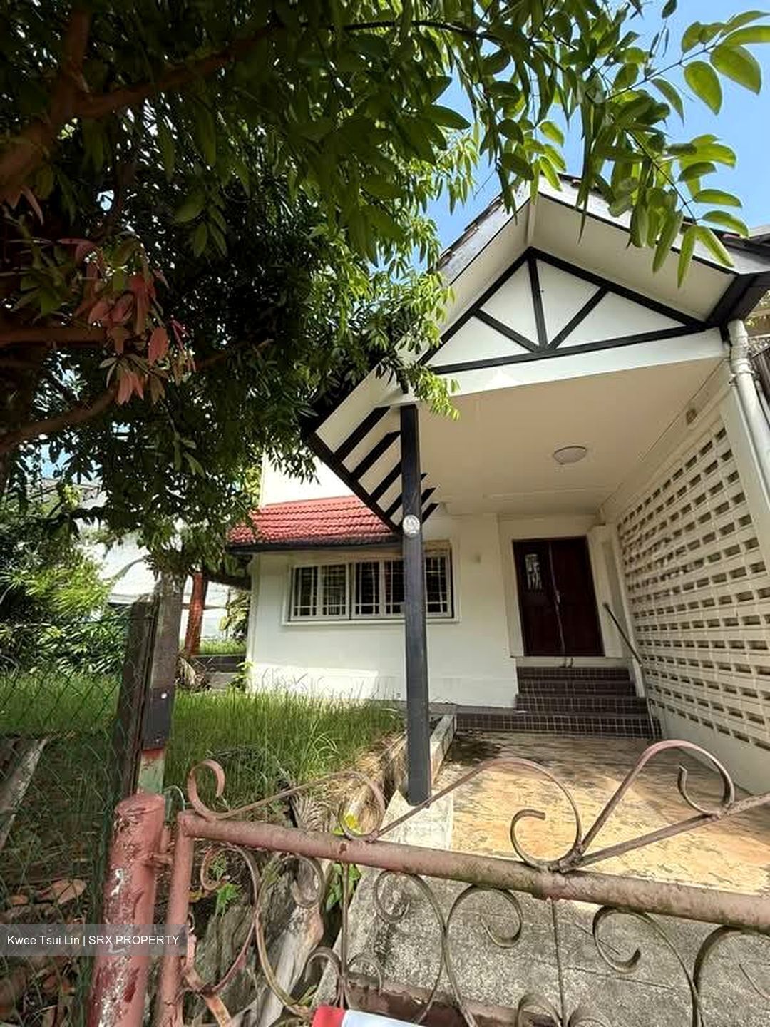 Sixth Avenue (D10), Terrace #583808591